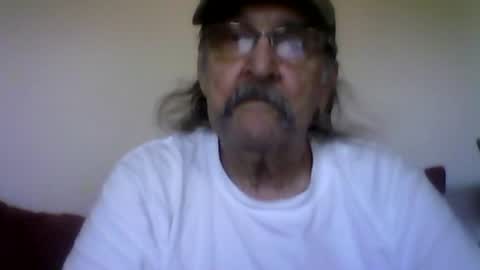 Snapshot of 1valentine chatting on July 8, 2026, 2:43 pm 1valentine online show from July 8, 2026, 2:43 pm