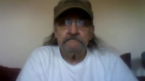 Snapshot of 1valentine chatting on August 5, 2026, 5:49 pm 1valentine online show from August 5, 2026, 5:49 pm