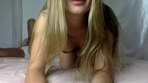 Snapshot of 69_moonlivelove chatting on August 8, 2026, 9:39 pm MoonLove online show from August 8, 2026, 9:39 pm