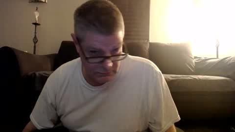Snapshot of 989guy chatting on June 28, 2026, 2:45 pm 989guy online show from June 28, 2026, 2:45 pm