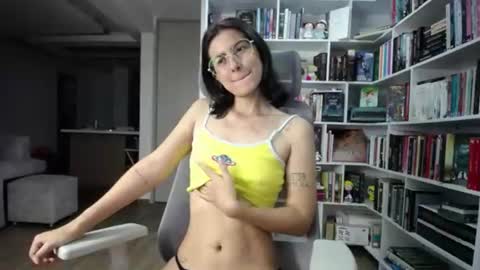 _amywhite online show from June 20, 2026, 2:36 am
