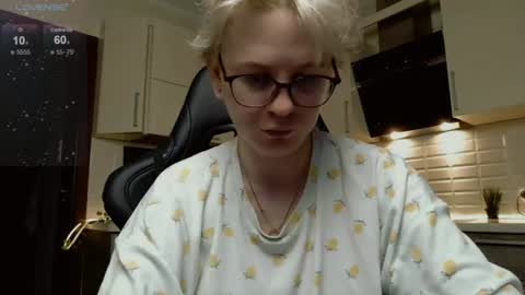Snapshot of _elven_dreams__ chatting on July 2, 2026, 8:48 pm chloue and Gretta online show from July 2, 2026, 8:48 pm