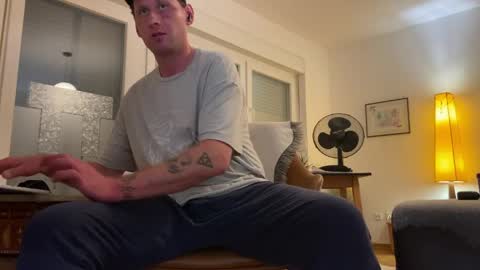 _fickerr online show from June 3, 2026, 11:32 pm