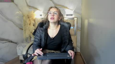 Snapshot of _isaabellaa chatting on July 13, 2026, 1:47 pm Isa online show from July 13, 2026, 1:47 pm