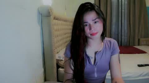 _kittieluxe online show from June 18, 2026, 10:52 am
