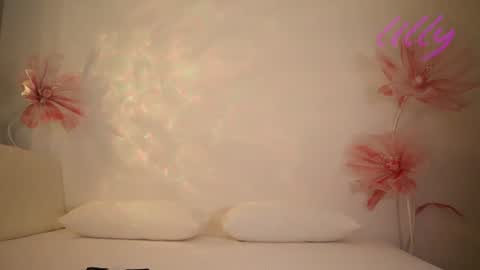 _lillilly_ online show from July 7, 2026, 7:23 am