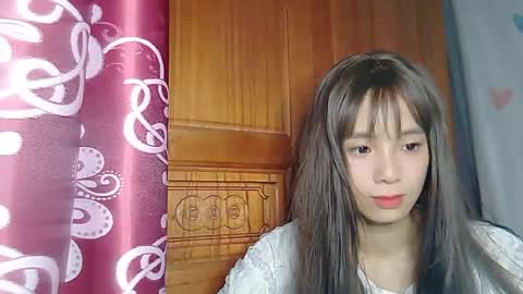 _lily0_ online show from July 26, 2026, 11:33 pm