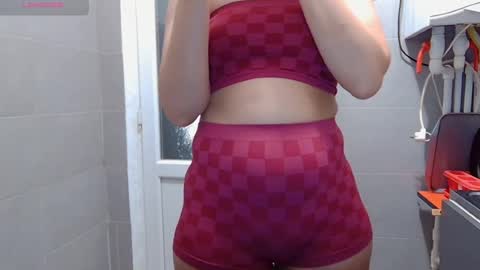  Mari  online show from June 17, 2026, 3:42 am