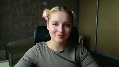 Melanie online show from May 11, 2026, 4:04 pm