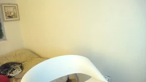 Laura online show from July 28, 2026, 7:39 pm