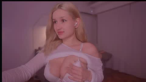 Eva online show from May 20, 2026, 10:27 pm