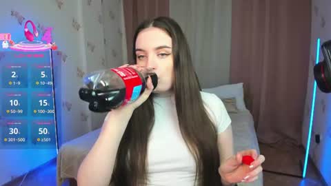 Snapshot of _shy_jenny_ chatting on June 17, 2026, 12:46 am Shy Jenny online show from June 17, 2026, 12:46 am