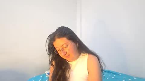 Snapshot of _sweet_melodyy chatting on June 1, 2026, 9:05 pm _sweet_melodyy online show from June 1, 2026, 9:05 pm