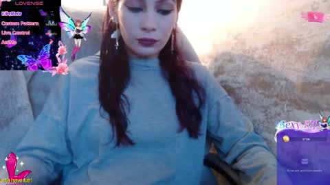 Yuyi online show from June 4, 2026, 3:01 am