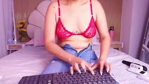 Snapshot of a_aisha chatting on April 27, 2026, 12:36 pm Aisha online show from April 27, 2026, 12:36 pm