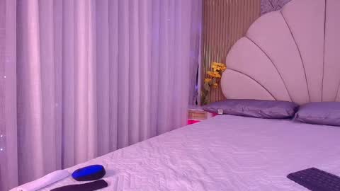 Snapshot of a_aisha chatting on May 19, 2026, 12:00 pm Aisha online show from May 19, 2026, 12:00 pm