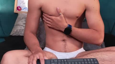 Aaron Ezequiel online show from June 13, 2026, 2:59 pm