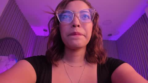 abril online show from June 5, 2026, 2:29 am