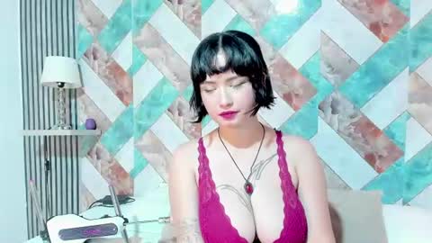 addison_avery online show from June 18, 2026, 4:02 am