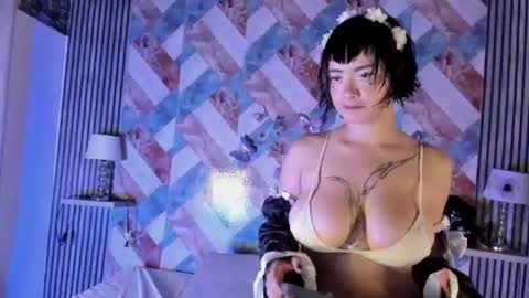 addison_avery online show from July 23, 2026, 4:10 am
