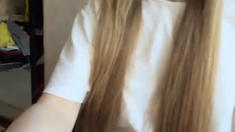 Caroline online show from August 5, 2026, 3:37 pm