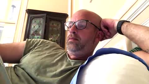 adrienfromparis online show from April 29, 2026, 9:57 am