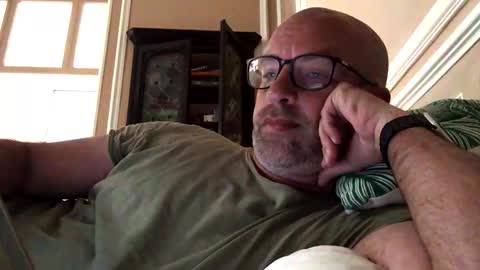 adrienfromparis online show from May 4, 2026, 7:48 am