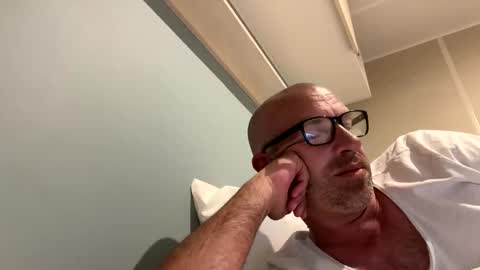 adrienfromparis online show from May 21, 2026, 11:12 pm