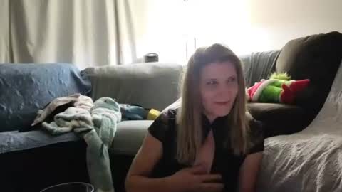 Snapshot of adultingtime chatting on August 9, 2026, 2:24 am Rose online show from August 9, 2026, 2:24 am