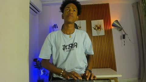 afrowayuu online show from May 19, 2026, 5:52 pm