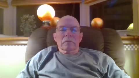 aguynrkfrd online show from May 24, 2026, 9:36 am