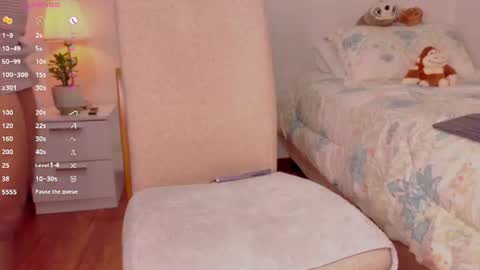 Snapshot of aitanaa1_ chatting on June 11, 2026, 2:53 am Aitana online show from June 11, 2026, 2:53 am