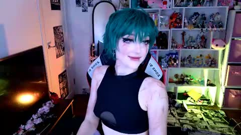 Aki online show from August 4, 2026, 8:44 pm