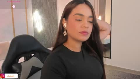 Snapshot of alana_dantes chatting on May 26, 2026, 7:32 pm M E L I online show from May 26, 2026, 7:32 pm