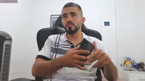 Snapshot of alejandroo_7 chatting on June 17, 2026, 8:32 pm alejandroo_7 online show from June 17, 2026, 8:32 pm