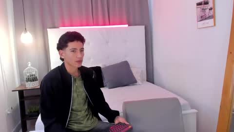 alejo_exotic online show from May 9, 2026, 12:21 pm