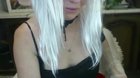 Luly online show from March 3, 2025, 3:08 am