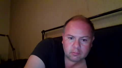 aleveg__101 online show from June 19, 2026, 4:28 am