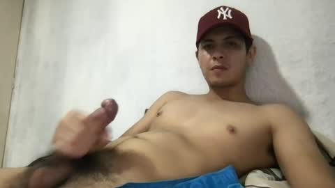 alex20mndz online show from June 26, 2026, 1:21 am