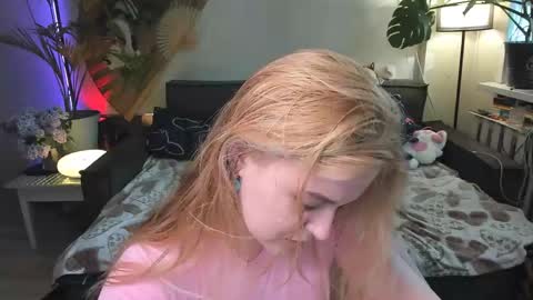 Snapshot of alexa_pirs chatting on May 12, 2026, 2:47 pm alexa_pirs online show from May 12, 2026, 2:47 pm