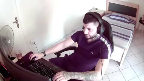 alexthepro00 online show from June 21, 2026, 1:35 pm