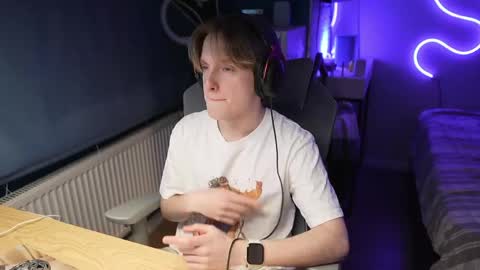 Alexycutie online show from April 30, 2026, 7:31 pm