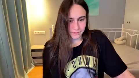 alicekollt online show from June 18, 2026, 8:46 pm
