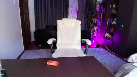 aliciawonderxx online show from July 24, 2026, 10:19 pm