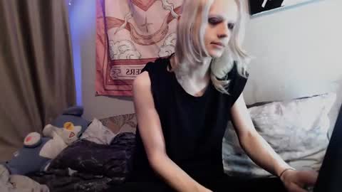 Alien Bella online show from June 22, 2026, 11:13 pm