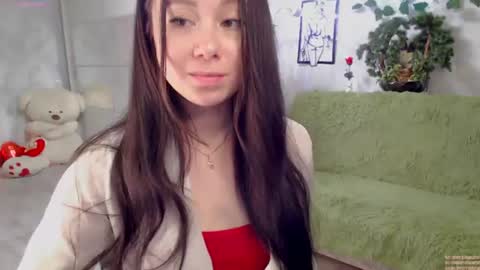 AlinaXRose online show from August 5, 2026, 9:39 pm