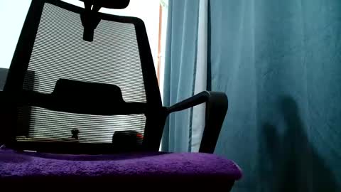 Snapshot of alinslut chatting on May 20, 2026, 12:11 pm alinslut online show from May 20, 2026, 12:11 pm