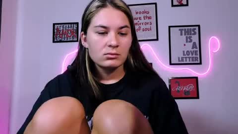 Alisa online show from June 22, 2026, 1:52 pm