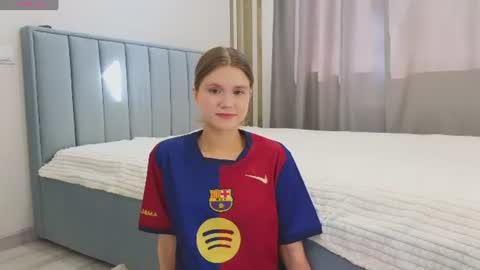 Alisia online show from July 31, 2026, 1:43 pm