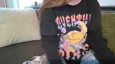 Snapshot of alliebearx chatting on July 16, 2026, 6:47 pm alliebearx online show from July 16, 2026, 6:47 pm